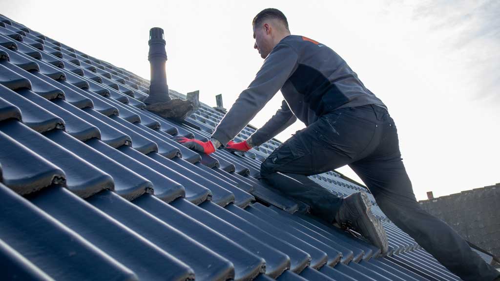 Waarom mensen in Hummelo voor onze dakdekkers kiezen - Dakdekker Hummelo - Dakcentrale Nederland